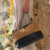 Bolso de color camel