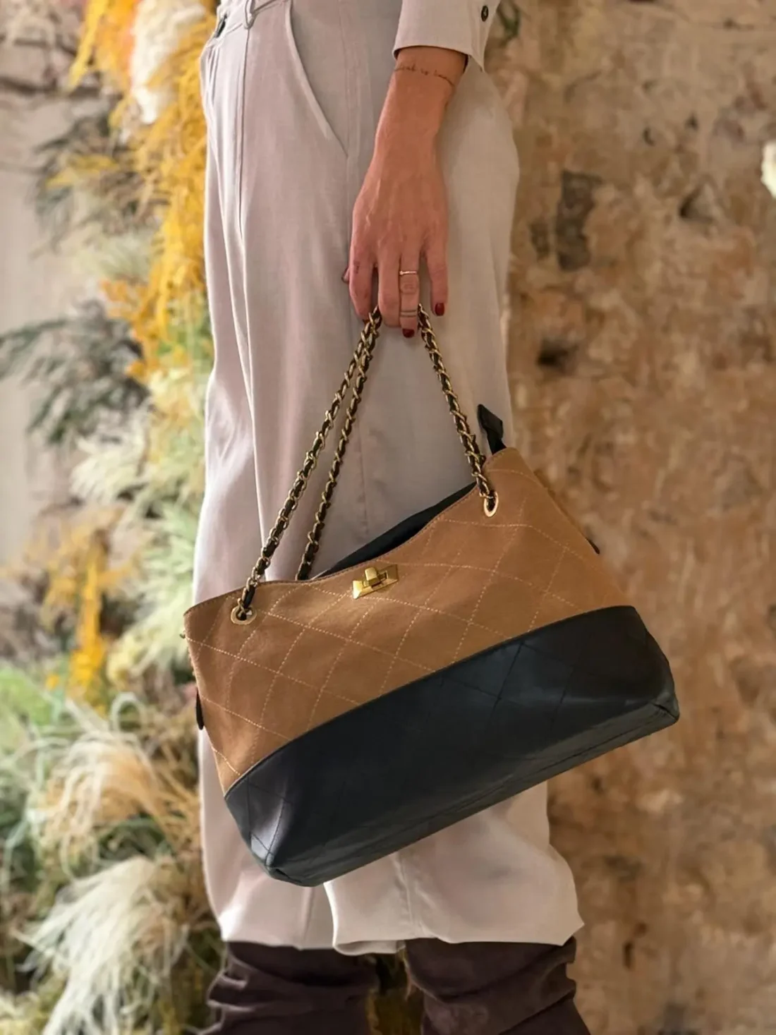 Bolso de color camel