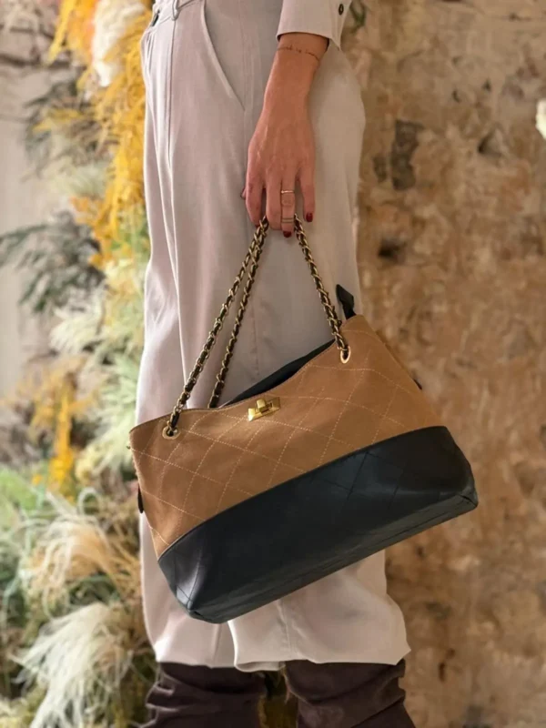 Bolso de color camel