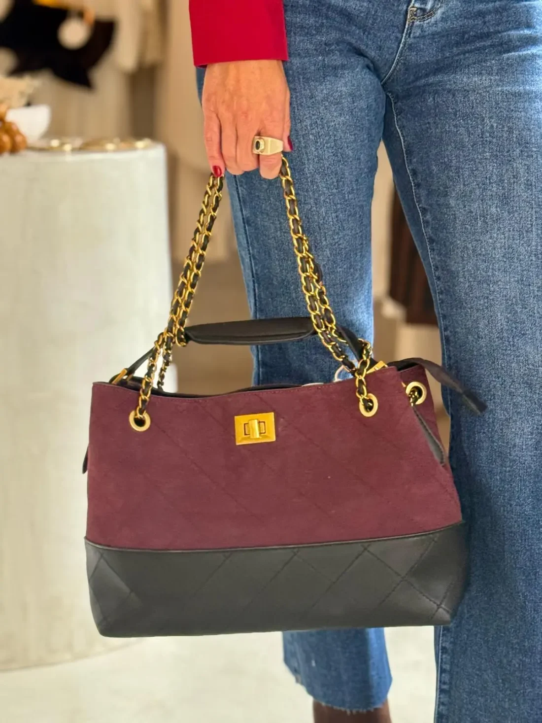 Bolso de hombro en color granate