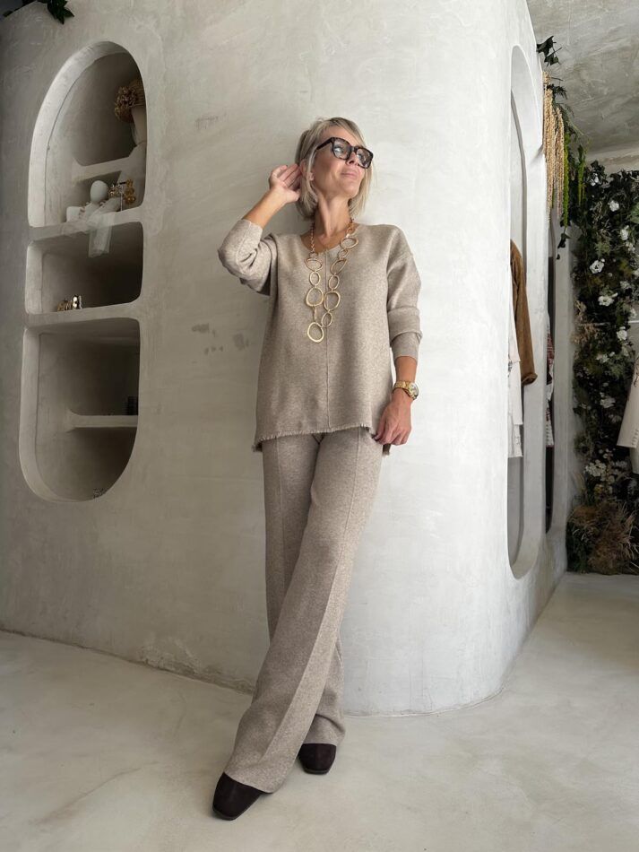 Conjunto de punto color beige