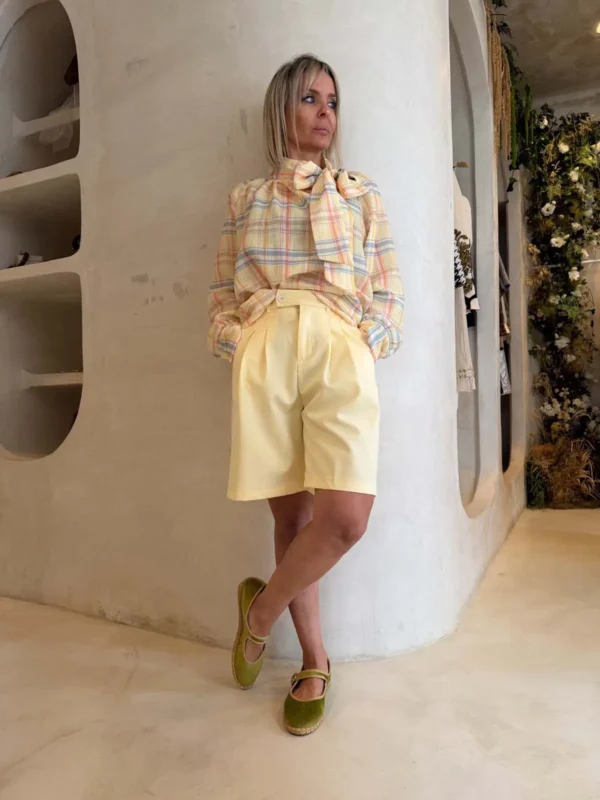 Bermudas cortas con pinzas