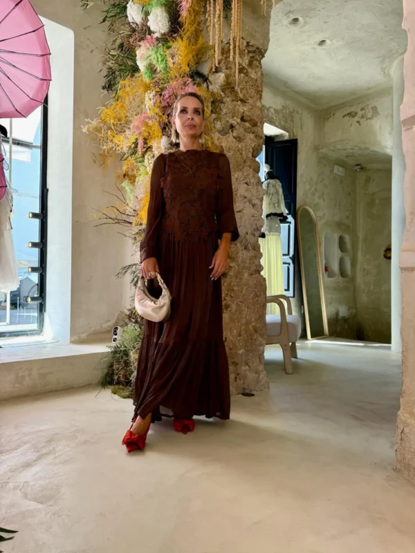 Vestido Largo Marrón Encaje Romántico