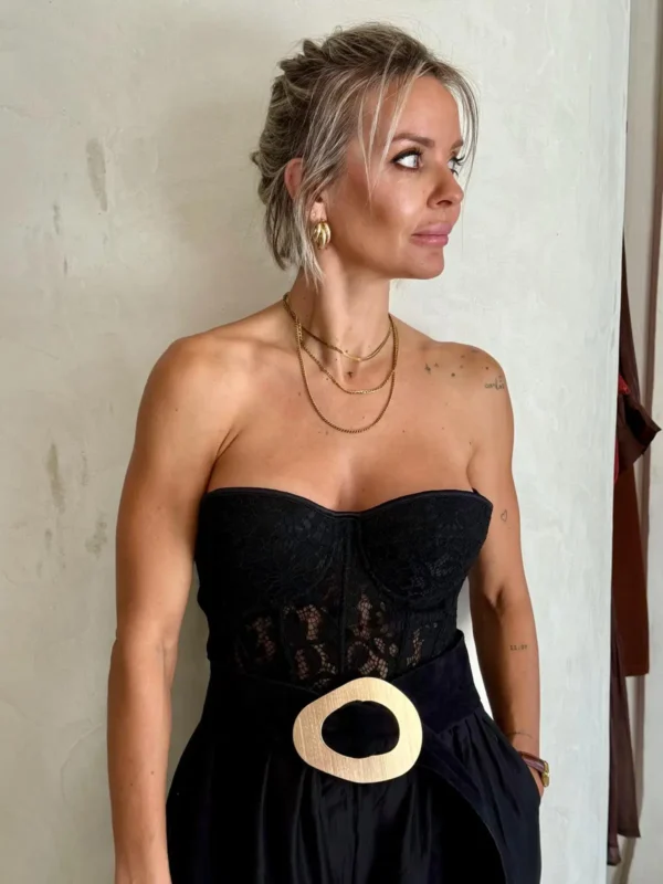 Body Corsé de Encaje Negro con Cierre Posterior Ajustable