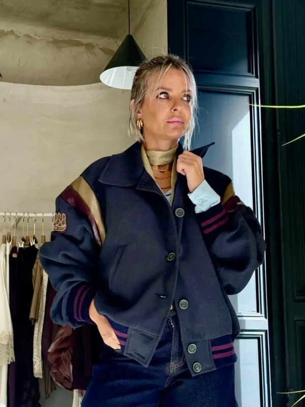 Chaqueta Bomber Estilo Universitario en Azul Marino