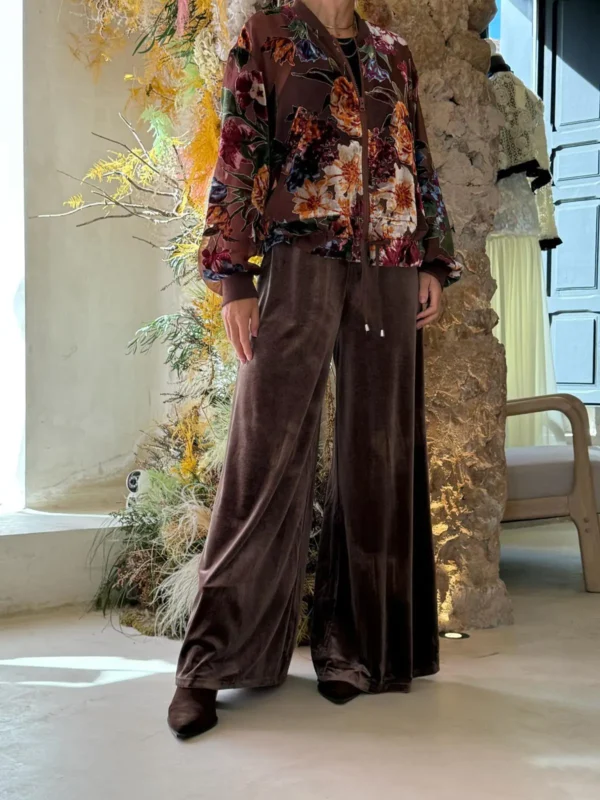 Pantalón Ancho de Terciopelo Fluido en Color Marrón
